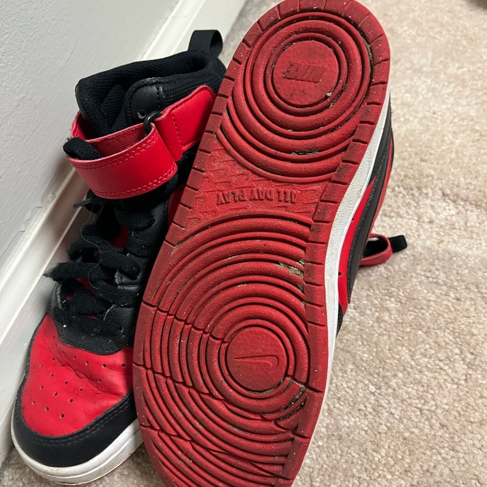 Nike Kids Red and Black Sneakers